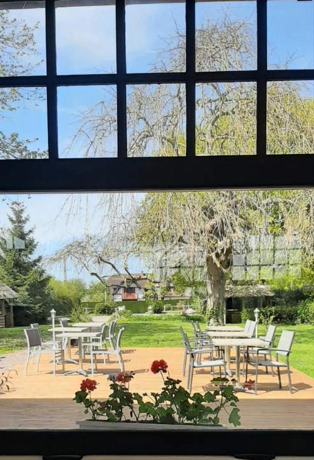 Logis Auberge Des Aulnettes Hérouville-Saint-Clair Екстериор снимка