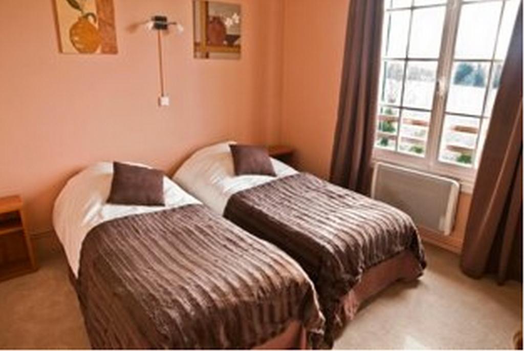 Logis Auberge Des Aulnettes Hérouville-Saint-Clair Екстериор снимка