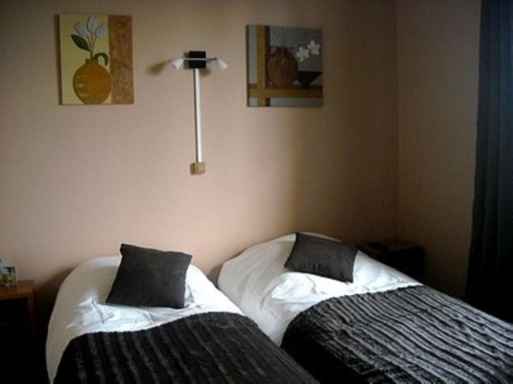 Logis Auberge Des Aulnettes Hérouville-Saint-Clair Екстериор снимка
