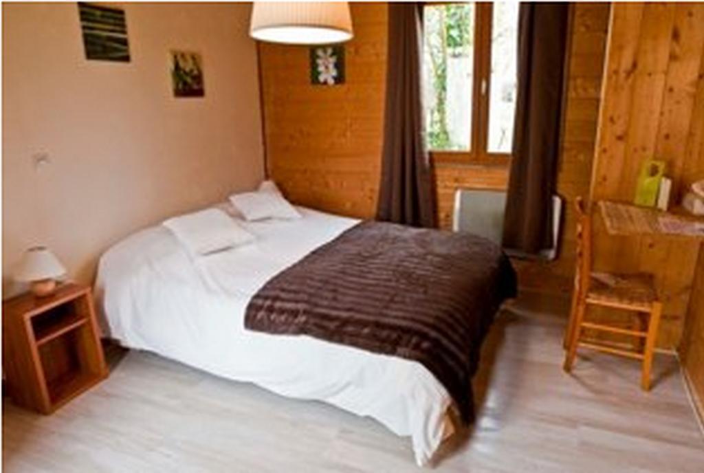 Logis Auberge Des Aulnettes Hérouville-Saint-Clair Екстериор снимка