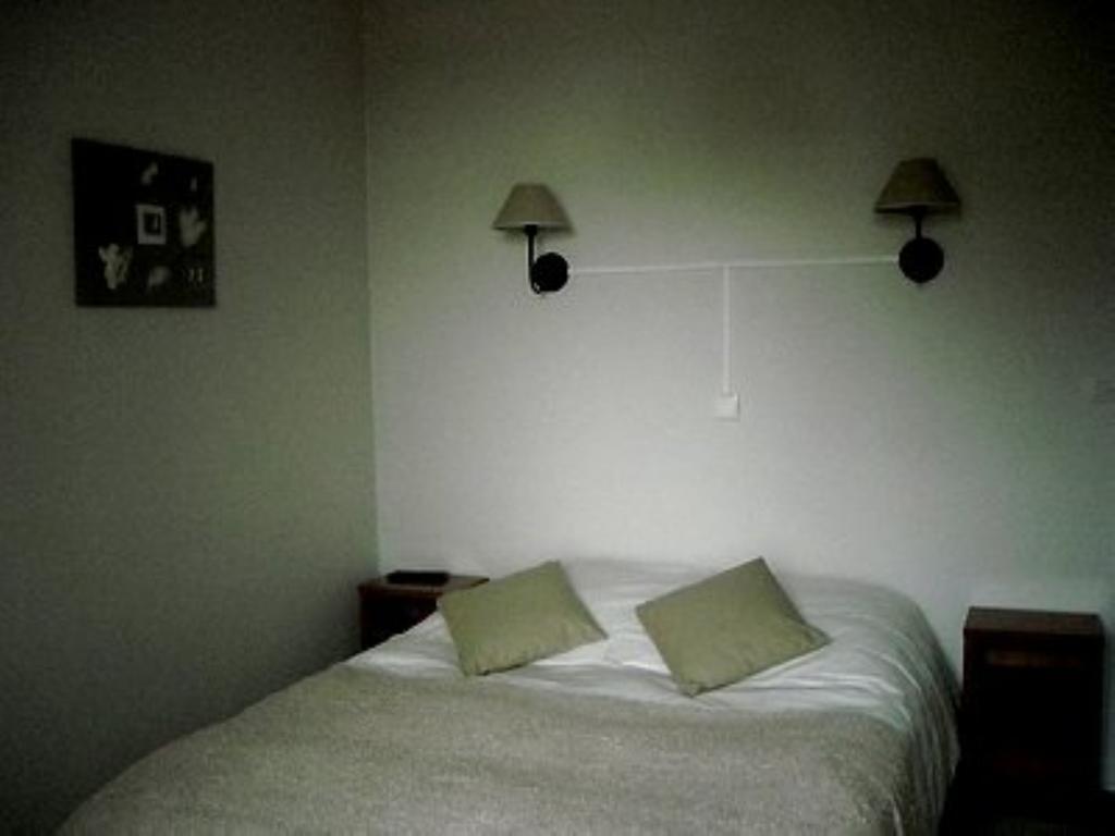 Logis Auberge Des Aulnettes Hérouville-Saint-Clair Екстериор снимка