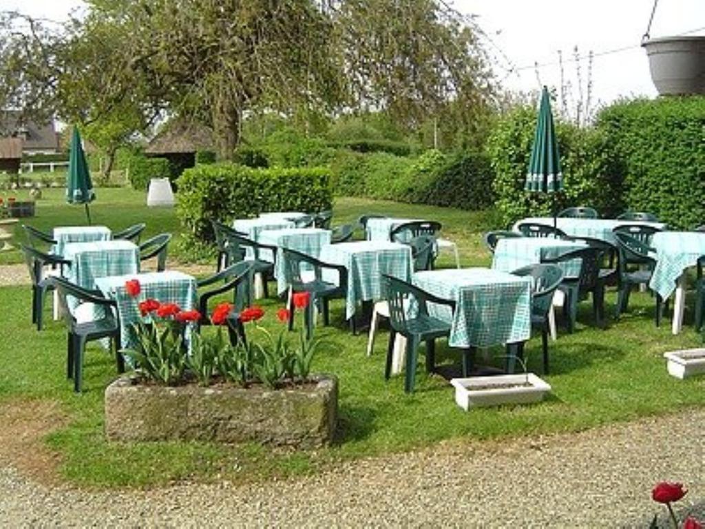 Logis Auberge Des Aulnettes Hérouville-Saint-Clair Екстериор снимка