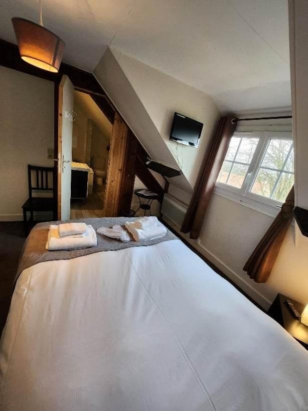 Logis Auberge Des Aulnettes Hérouville-Saint-Clair Екстериор снимка