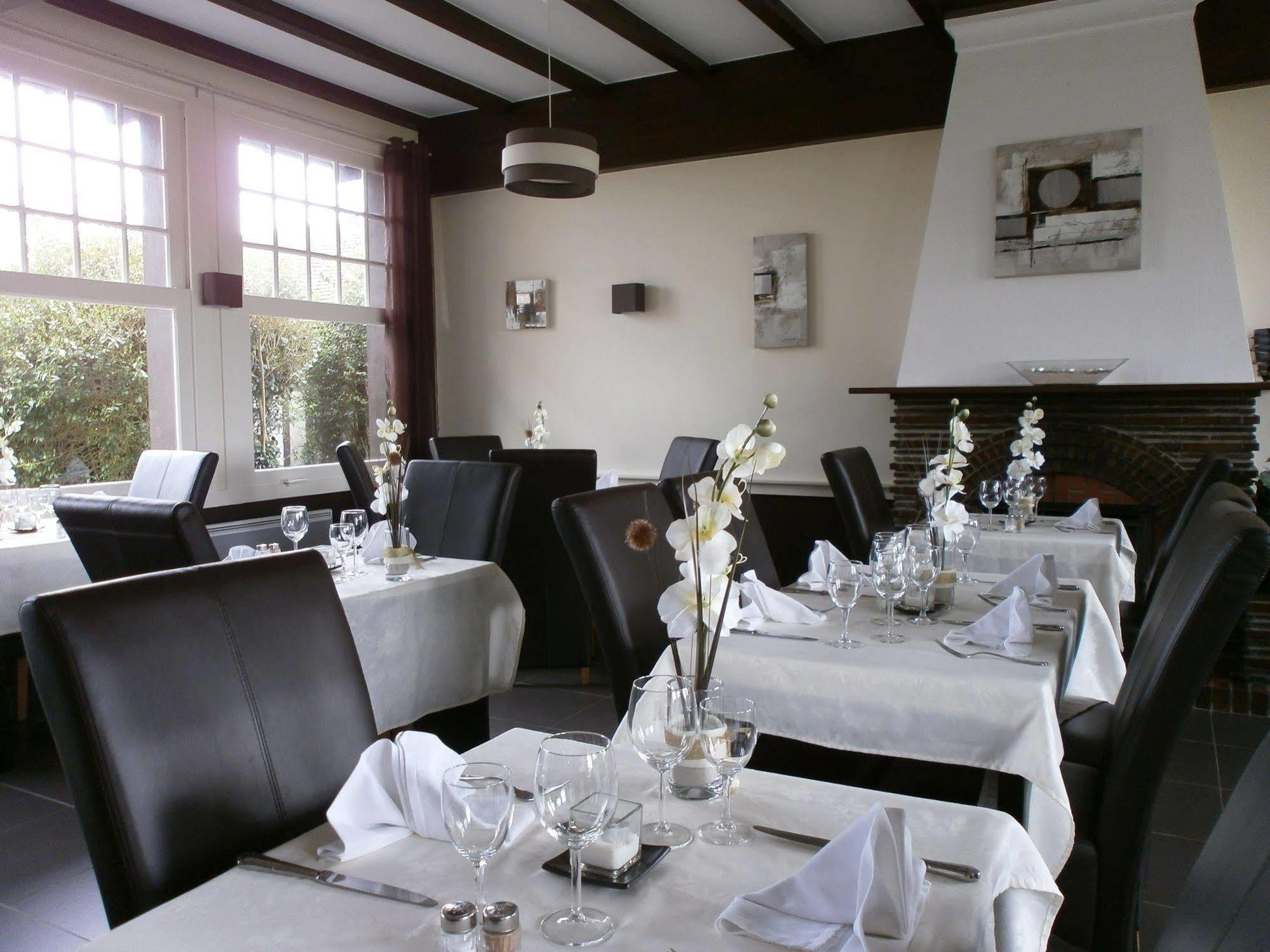 Logis Auberge Des Aulnettes Hérouville-Saint-Clair Екстериор снимка