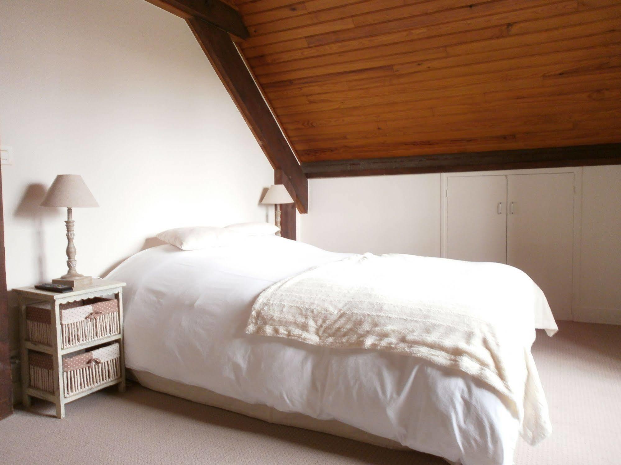 Logis Auberge Des Aulnettes Hérouville-Saint-Clair Екстериор снимка