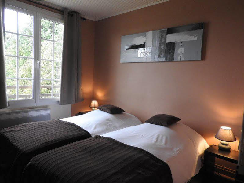 Logis Auberge Des Aulnettes Hérouville-Saint-Clair Екстериор снимка