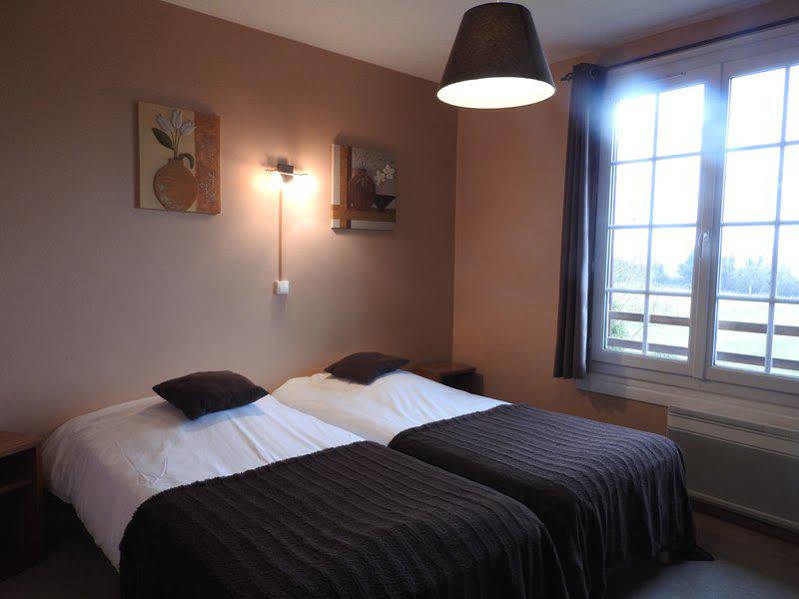 Logis Auberge Des Aulnettes Hérouville-Saint-Clair Екстериор снимка